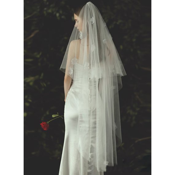 Two-tier Cut Edge Waltz Bridal Veils With Satin Flower