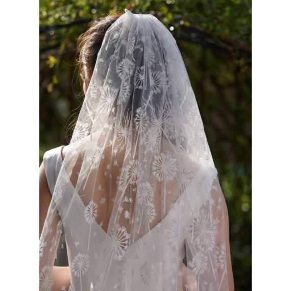 One-tier Cut Edge Waltz Bridal Veils With Sequin