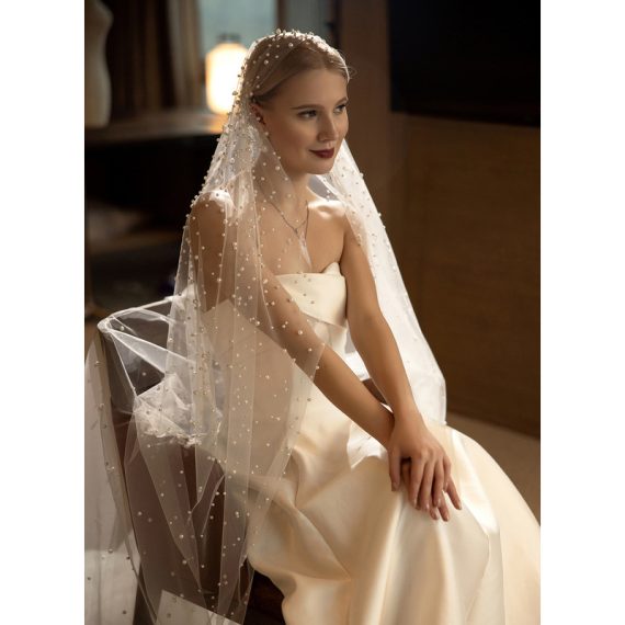 One-tier Cut Edge Chapel Bridal Veils With Beading