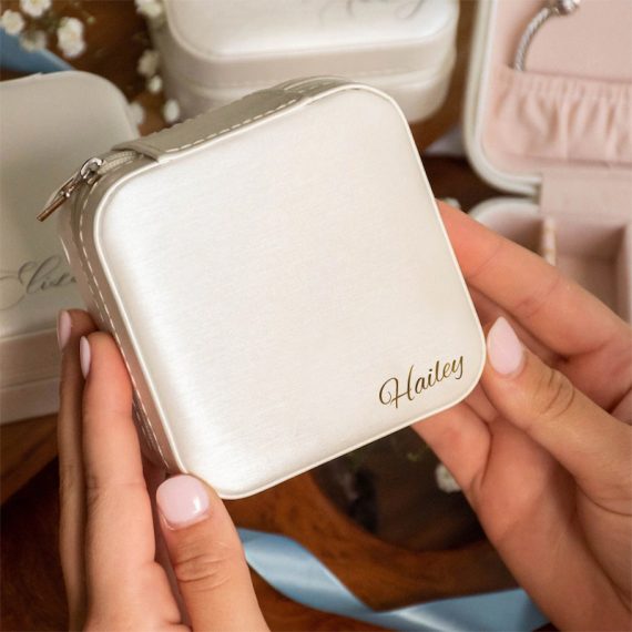 Bridesmaid Gifts - Personalized Classic Elegant Vintage Pu Jewelry Rack