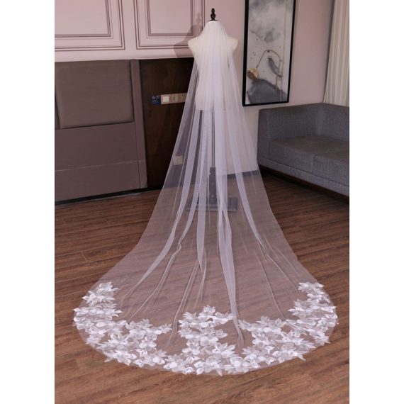 One-tier Lace Applique Edge Cathedral Bridal Veils With Lace