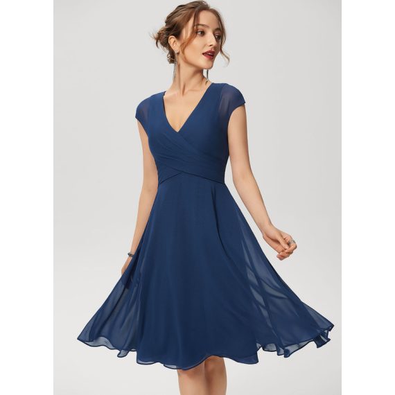 A-Line V-neck Knee-Length Chiffon Homecoming Dress With Ruffle