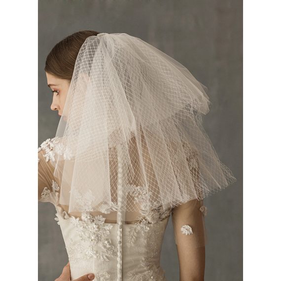Four-tier Cut Edge Shoulder Veils