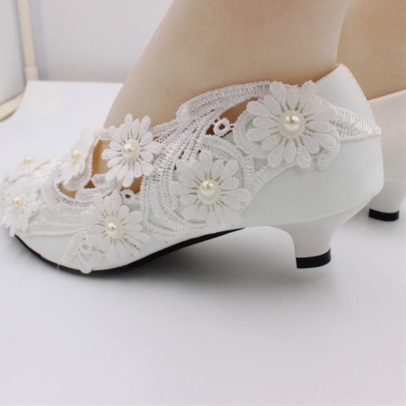 Women's Leather Others Closed Toe With Artificial Flowers Bluckle