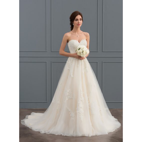 Ball-Gown/Princess Sweetheart Court Train Tulle Lace Wedding Dress With Ruffle Beading