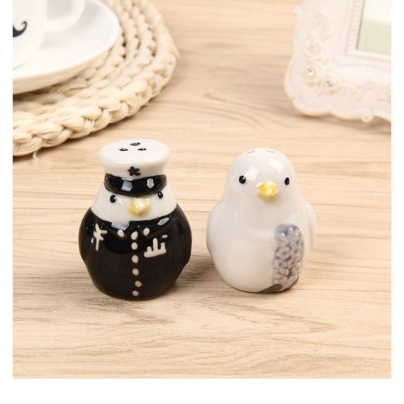 Ceramic seasoning pot