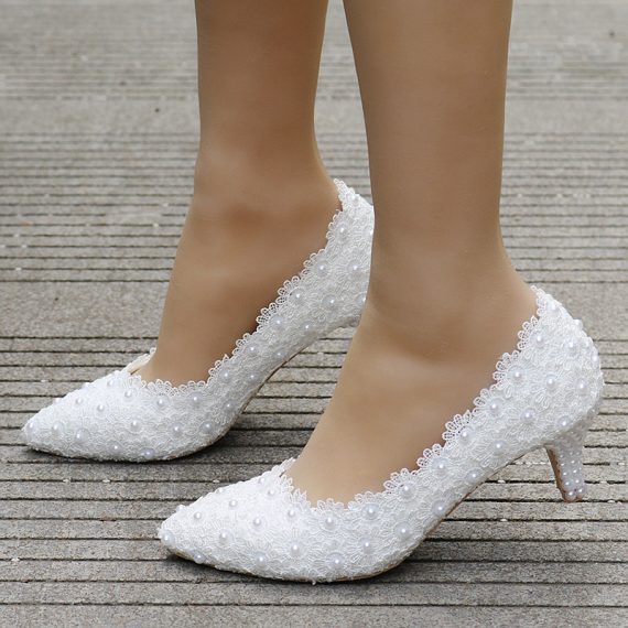 Women's Satin Low Heel Stiletto Heel Closed Toe With Lace Pearl & Imitation Pearl