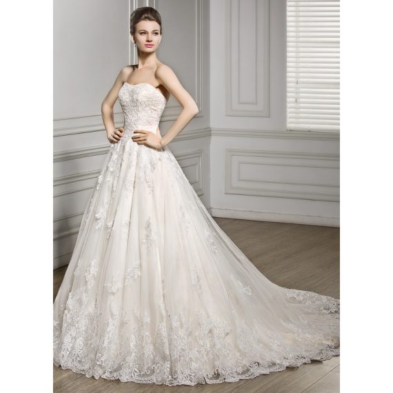 Ball-Gown/Princess Sweetheart Court Train Tulle Lace Wedding Dress