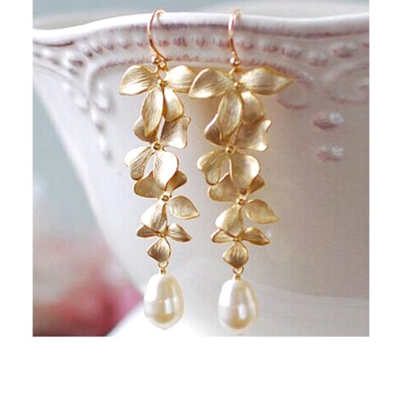Ladies' Elegant/Beautiful/Classic Alloy With Irregular Pearl Earrings