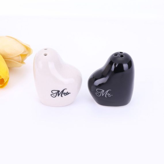 Ceramic seasoning pot