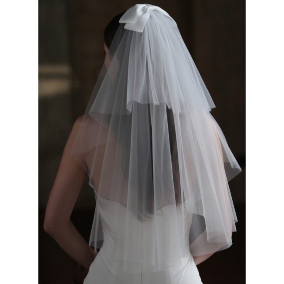 Two-tier Cut Edge Elbow Bridal Veils With Satin Bow