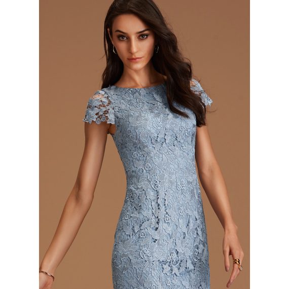 Sheath/Column Scoop Knee-Length Lace Cocktail Dress