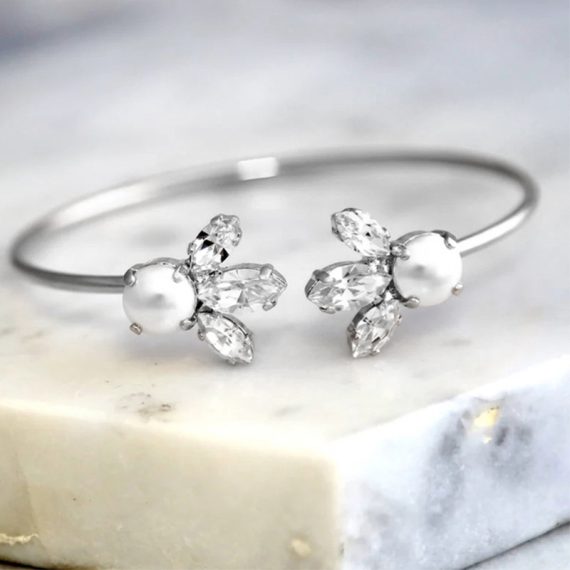 Fashionable/Classic/Attractive Alloy With Oval Pearl/Rhinestone Bracelets
