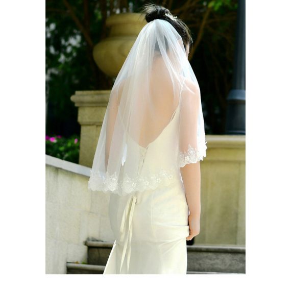 One-tier Lace Applique Edge Elbow Bridal Veils With Lace