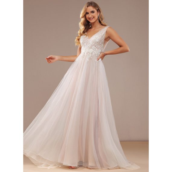 Ball-Gown/Princess V-neck Sweep Train Tulle Lace Wedding Dress With Lace