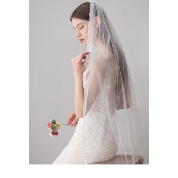 One-tier Lace Applique Edge Fingertip Bridal Veils